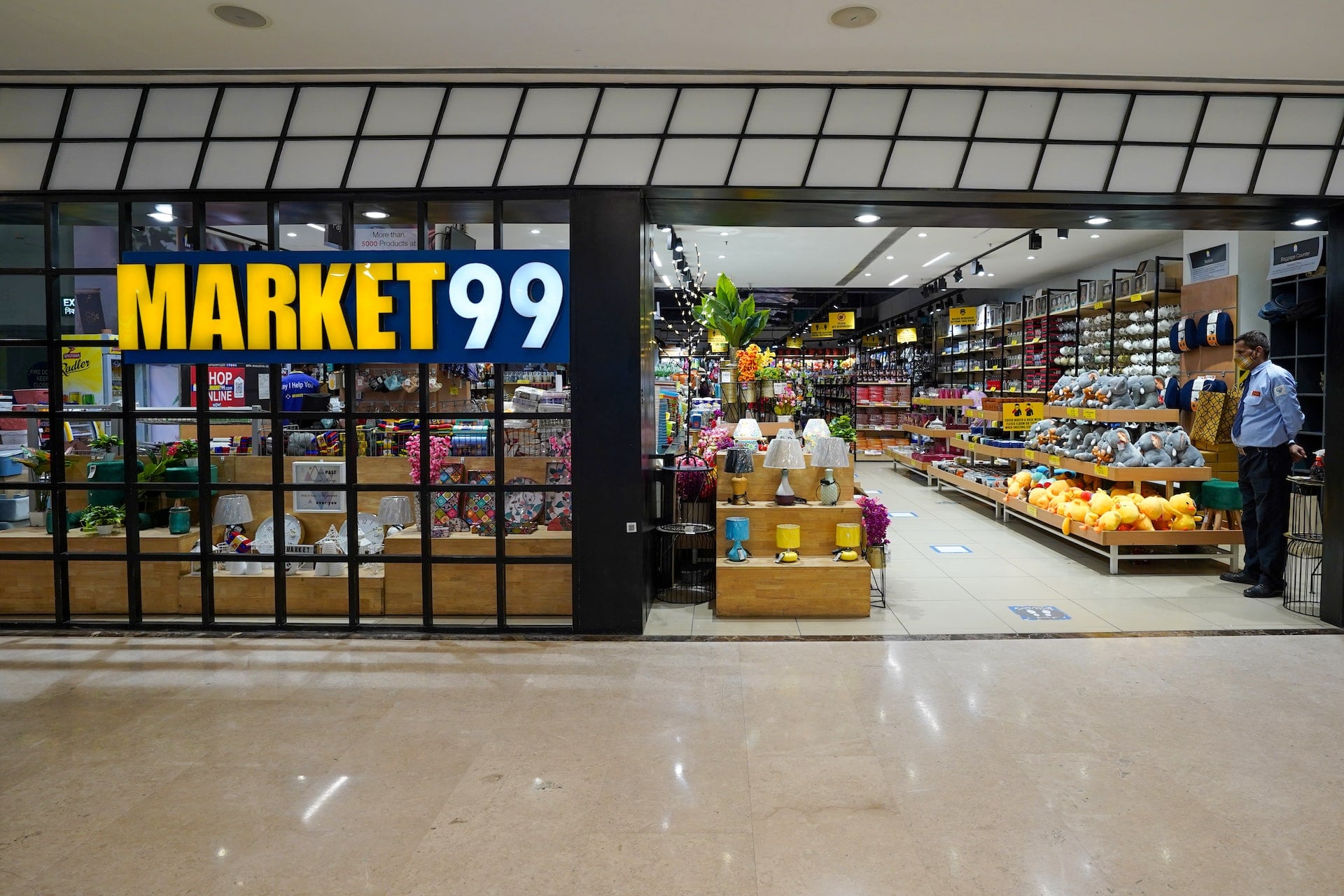 Market 99 Dlf Mall Of India