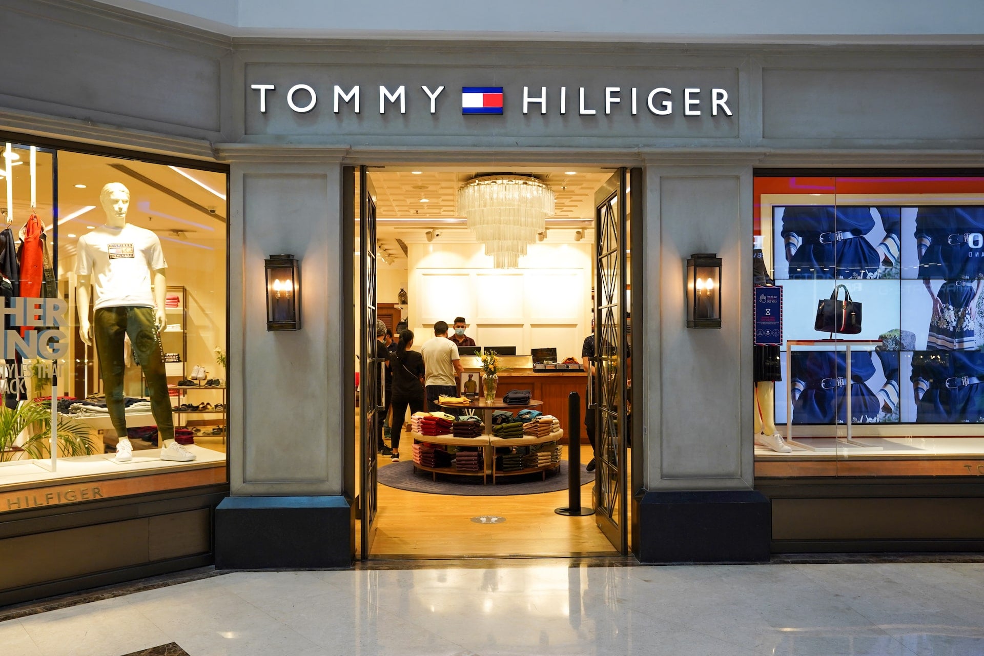 TOMMY HILFIGER DLF Mall Of India