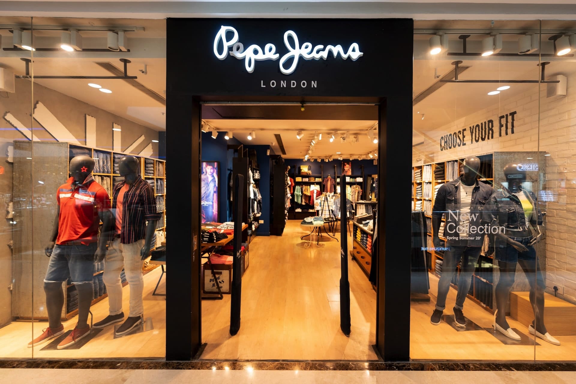 Norm Sluit een verzekering af de studie Pepe Jeans London | DLF Mall of India